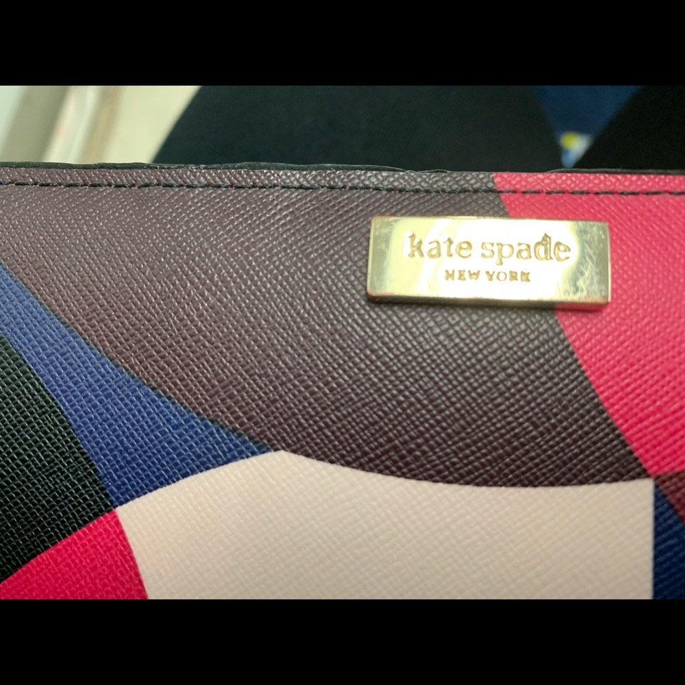 Authentic Kate Spade wallet. - Picture 2 of 4